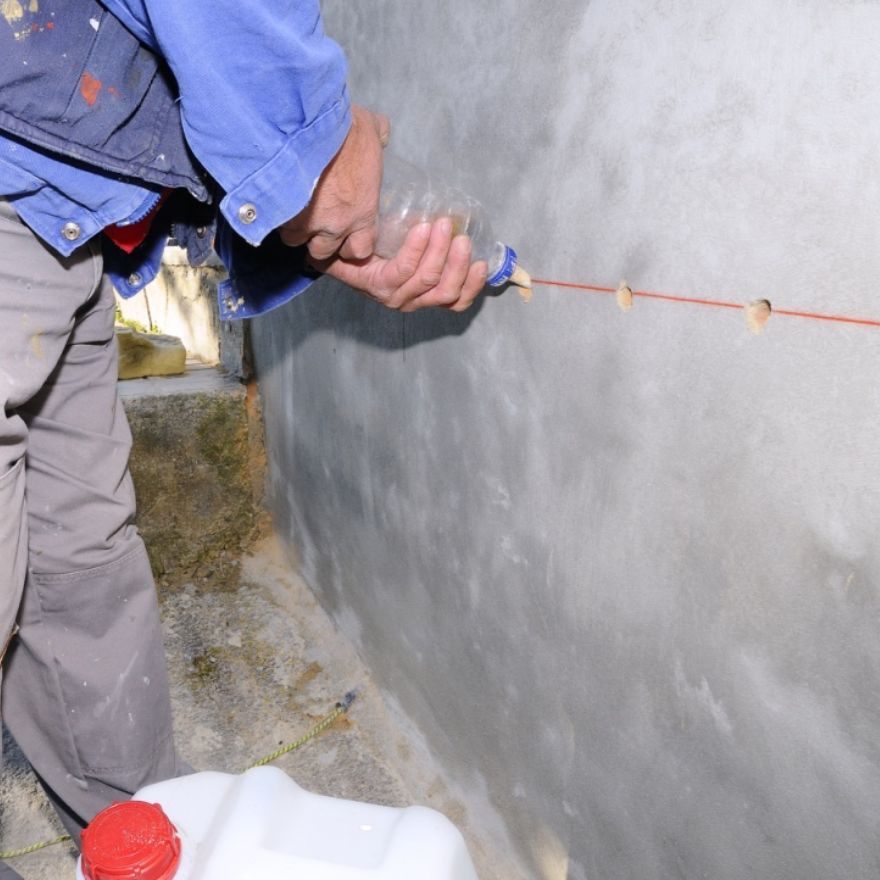injecting walls damp problems